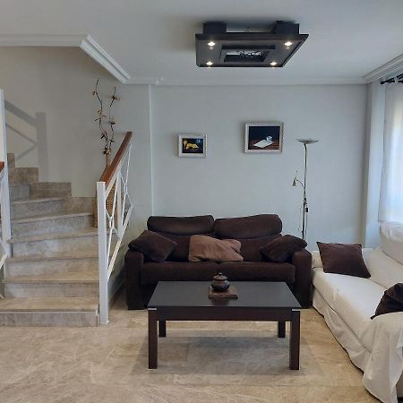 Chalet Urbano En Salamanca Santa Marta de Tormes Extérieur photo