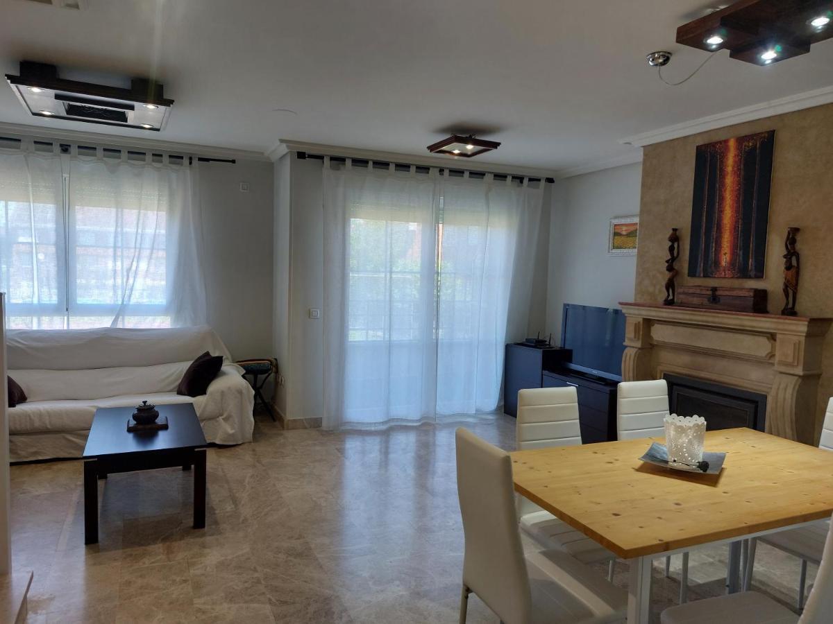 Chalet Urbano En Salamanca Santa Marta de Tormes Extérieur photo